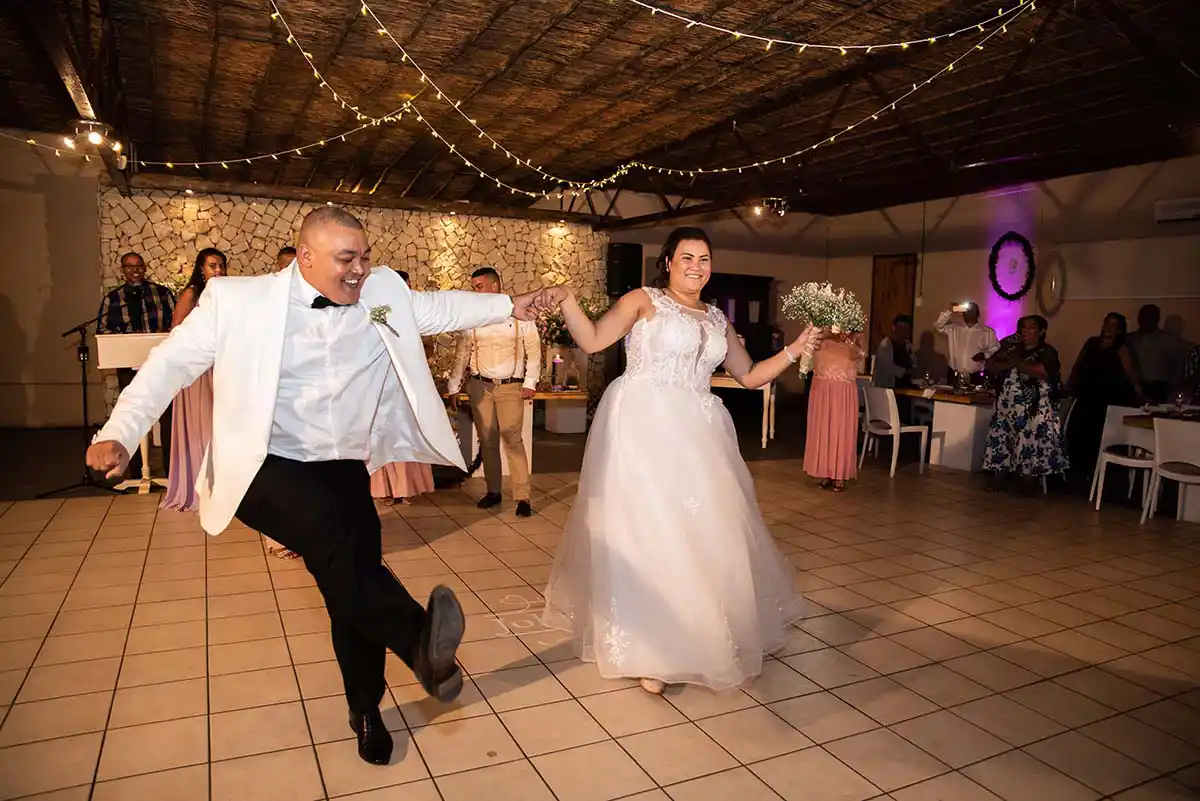 reception bridal couple dancing at goose hill Bloemfontein mudboots wedding photographer